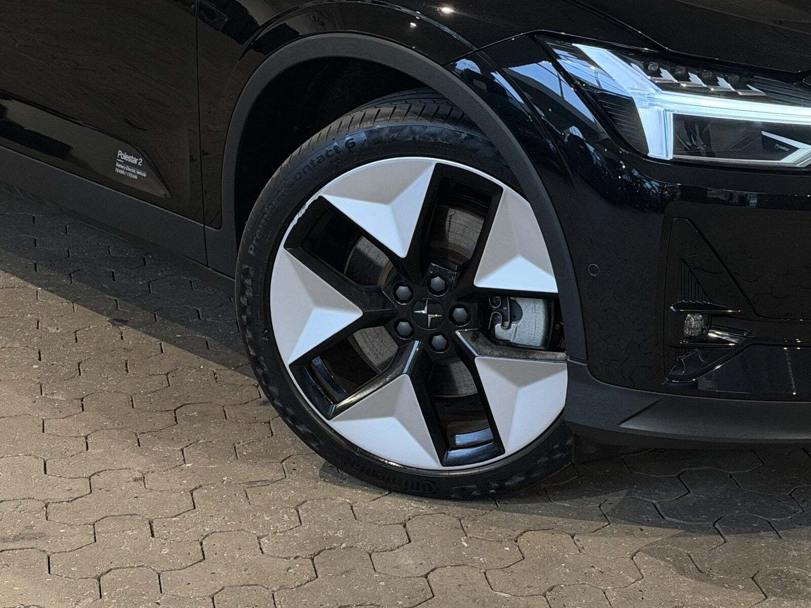 Sort Polestar 2 fra 2023