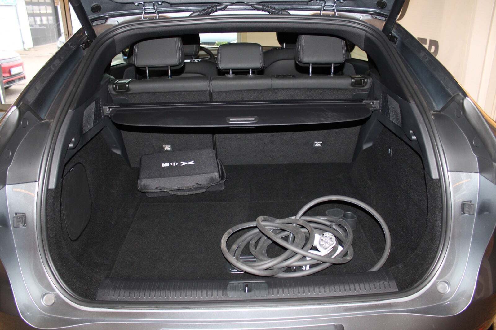 Grå Xpeng G6 fra 2024