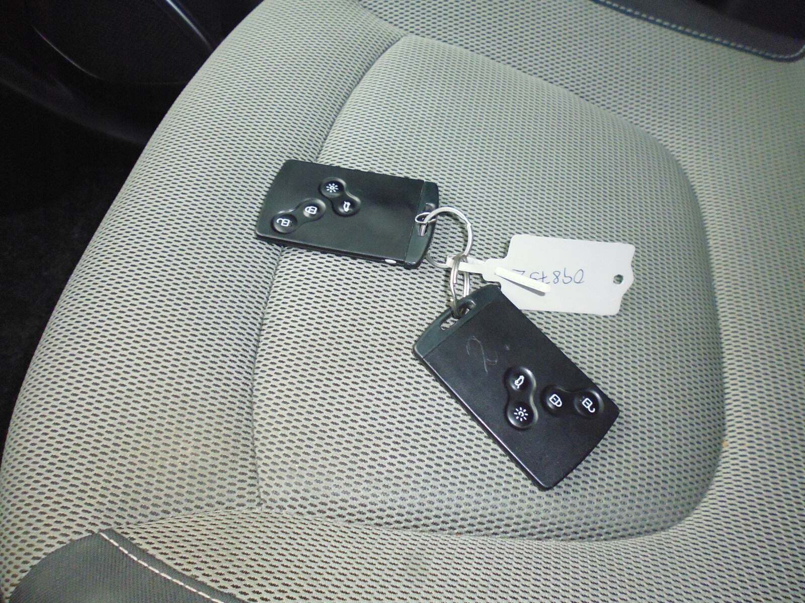 Grå Renault Captur fra 2013