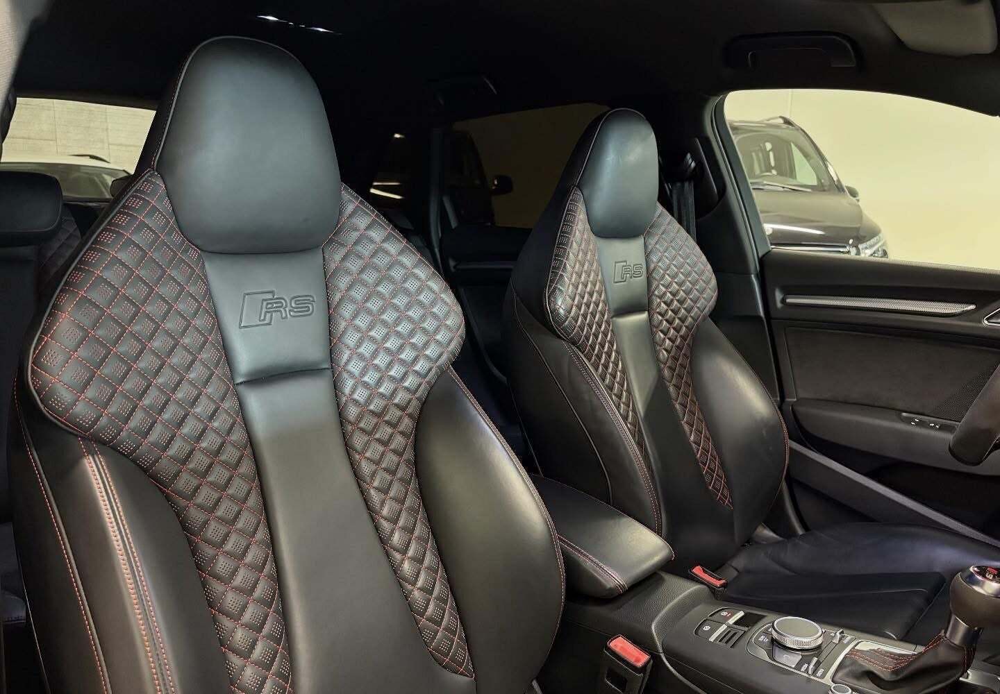 Grå Audi RS3 fra 2019