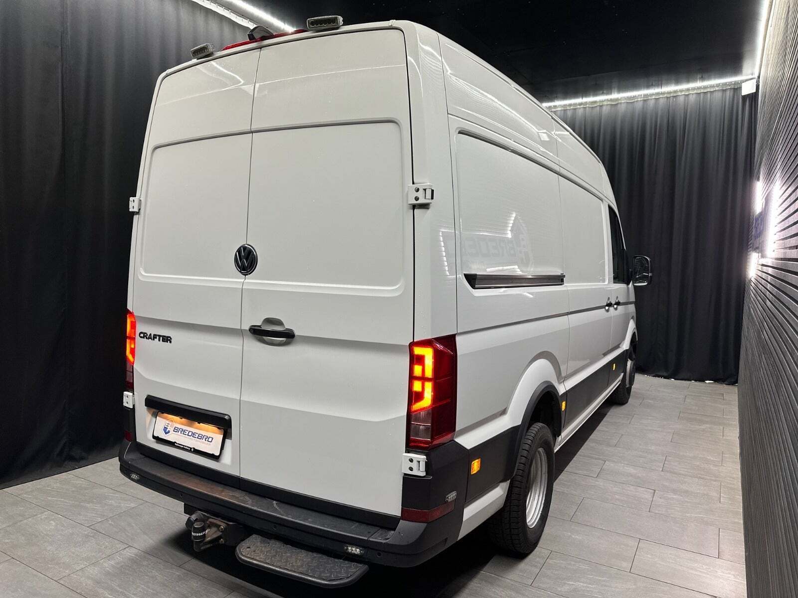 VW Crafter 35 2,0 TDi 177 Kassevogn L3H3 aut.