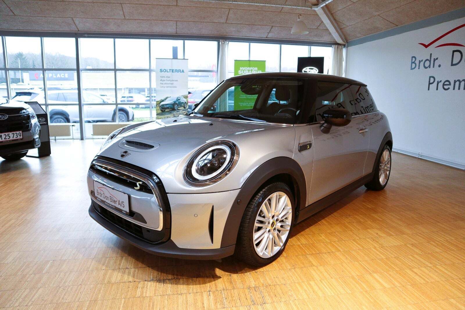 Mini Cooper SE Classic Trim