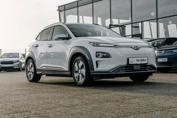 Hvid Hyundai Kona fra 2019 set udefra
