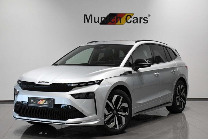 Sølv Skoda Enyaq fra 2026 set udefra