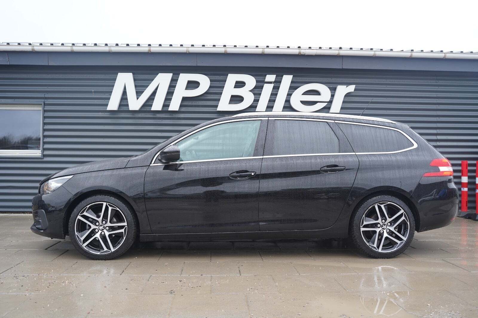 Peugeot 308 1,2 PureTech 130 Selection Sky SW