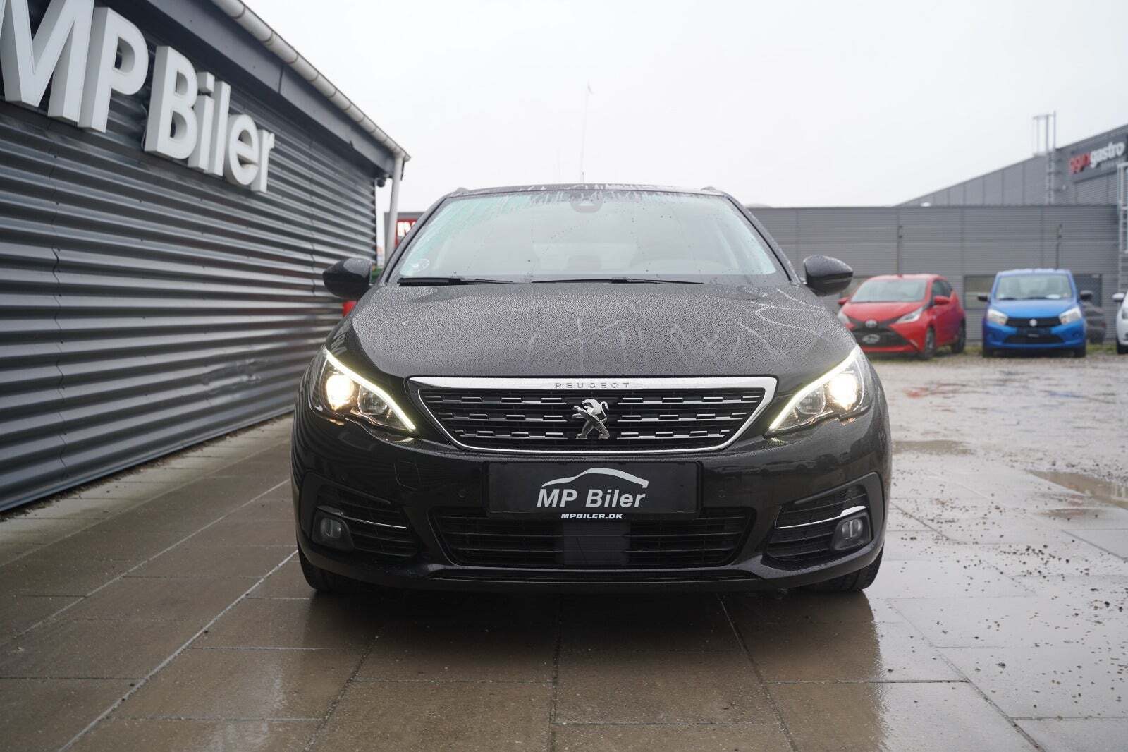 Peugeot 308 1,2 PureTech 130 Selection Sky SW