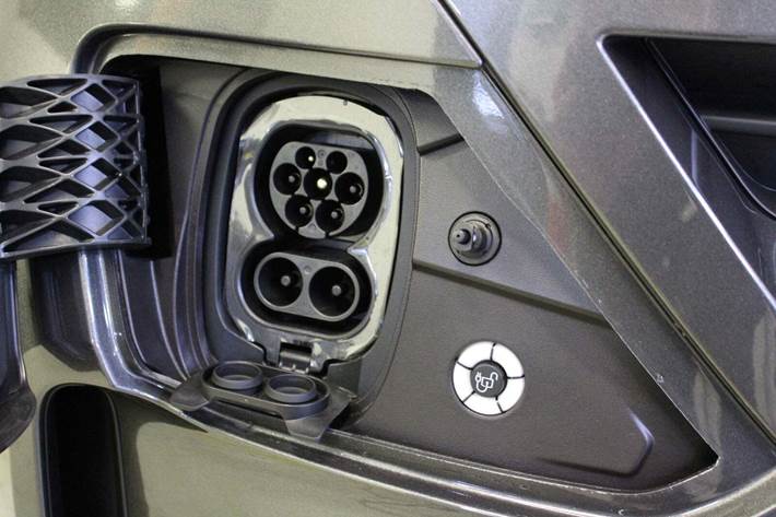 Grå VW e-Caravelle fra 2025