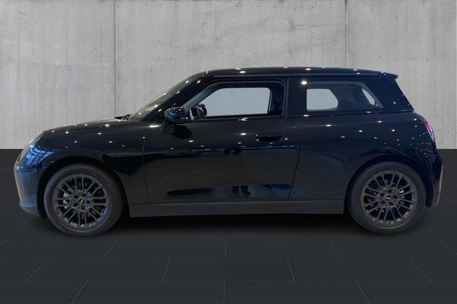 Mini Cooper E Essential Trim XS