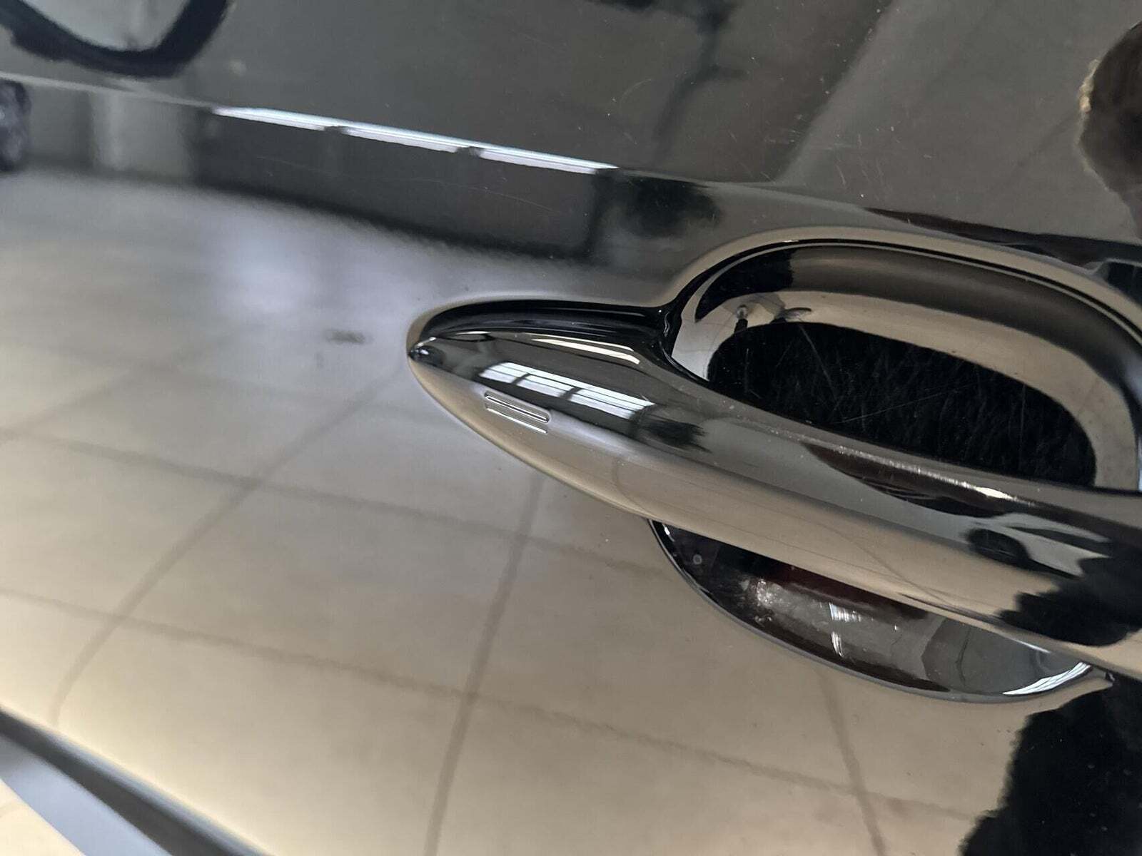 Sort Toyota BZ4X fra 2023