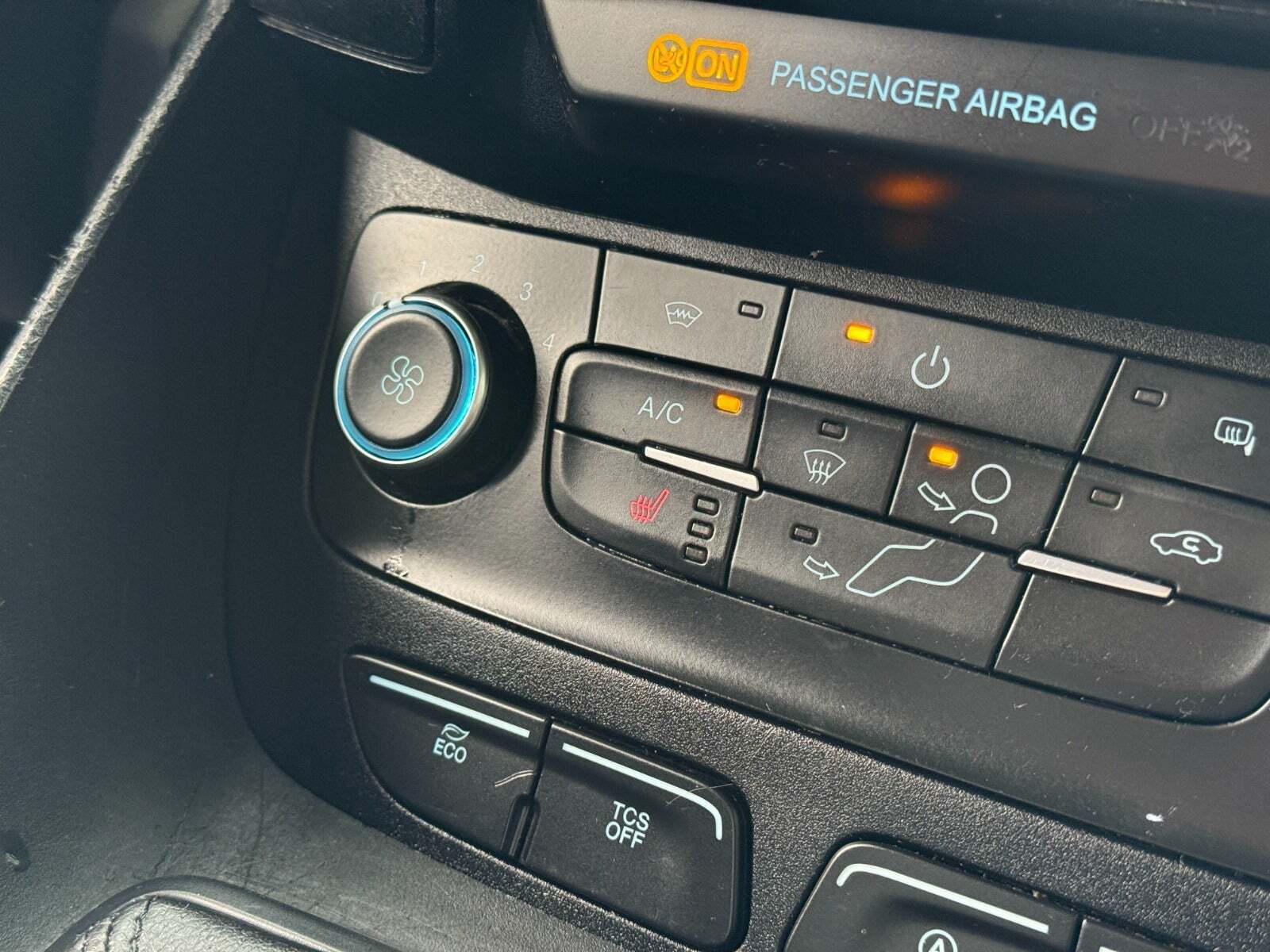 Hvid Ford Transit Connect fra 2019