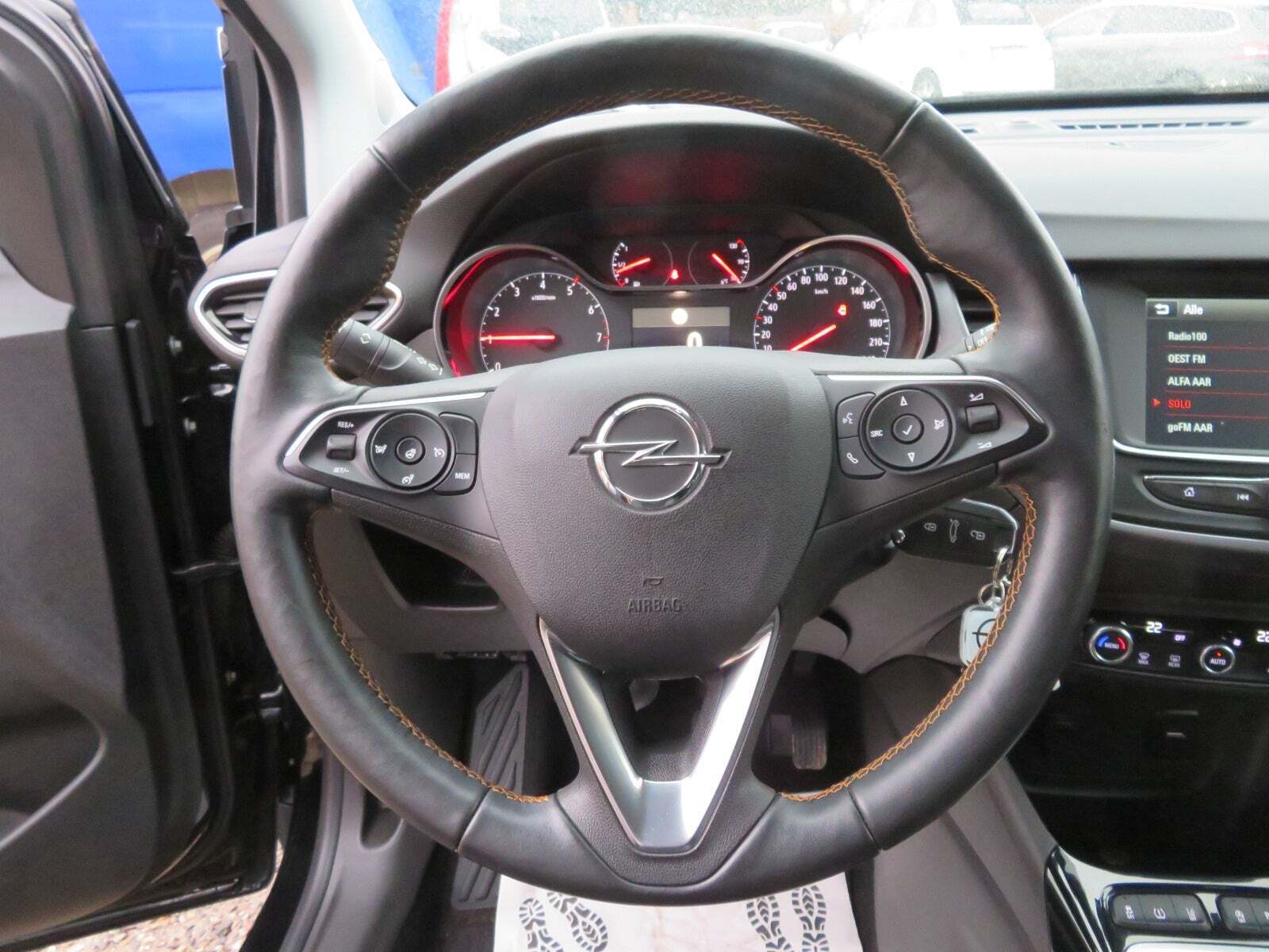 Sort Opel Crossland X fra 2020