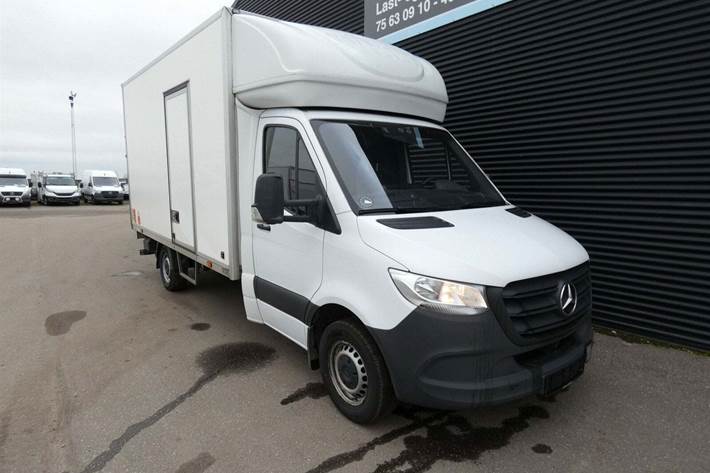 Hvid Mercedes Sprinter 317 fra 2023