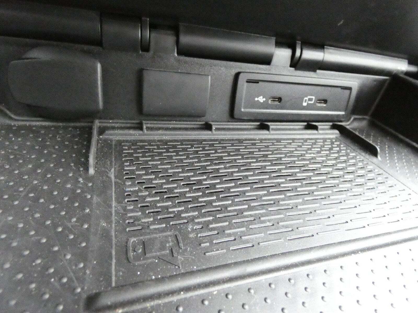 Hvid Mercedes Sprinter 317 fra 2023