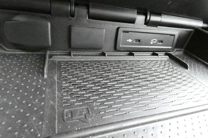 Hvid Mercedes Sprinter 317 fra 2023