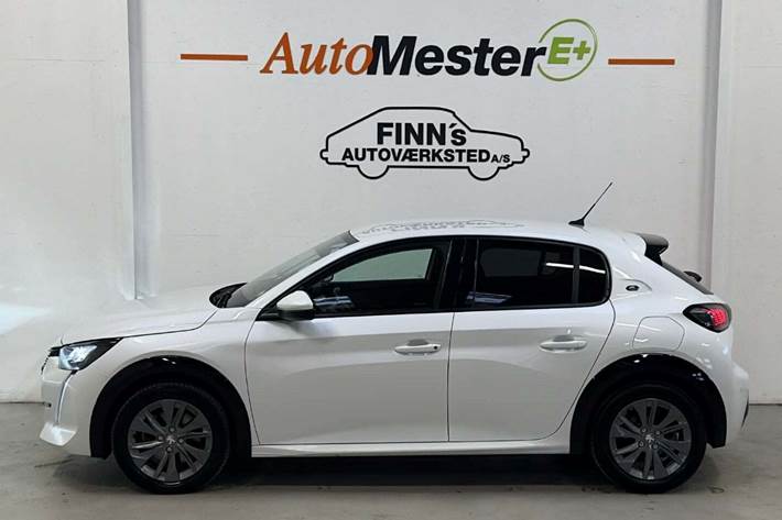 Grøn Peugeot e-208 fra 2021