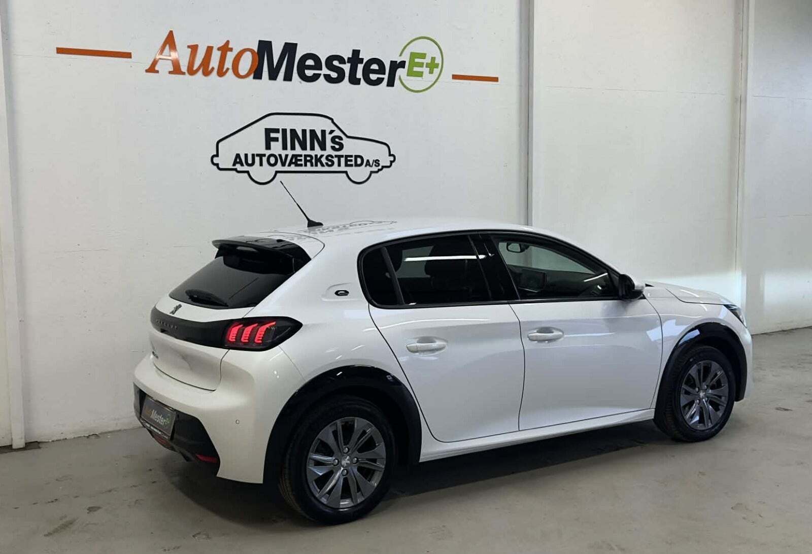 Peugeot e-208 50 Allure Limited