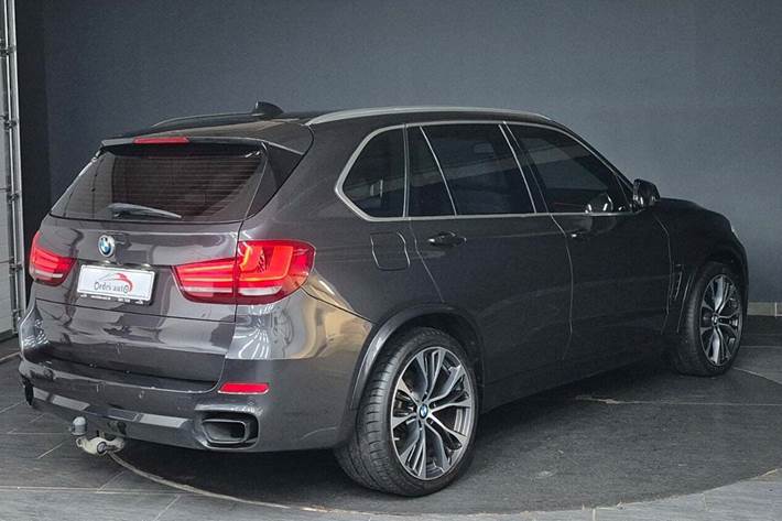 Grå BMW X5 fra 2015