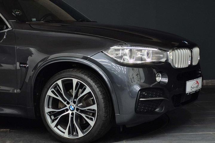 Grå BMW X5 fra 2015