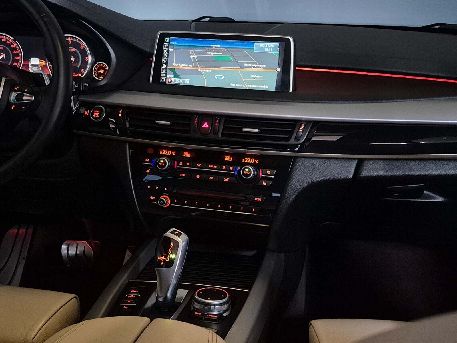 Grå BMW X5 fra 2015