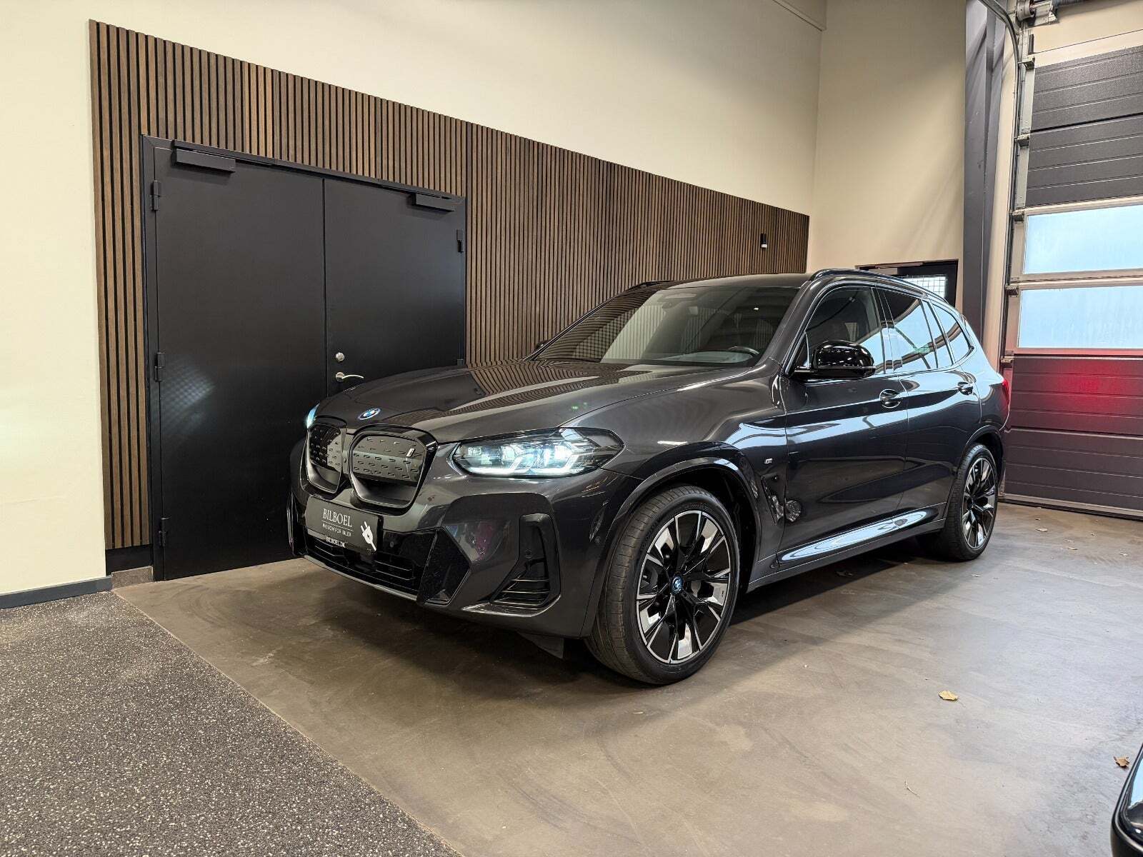 BMW iX3 Charged Plus M-Sport