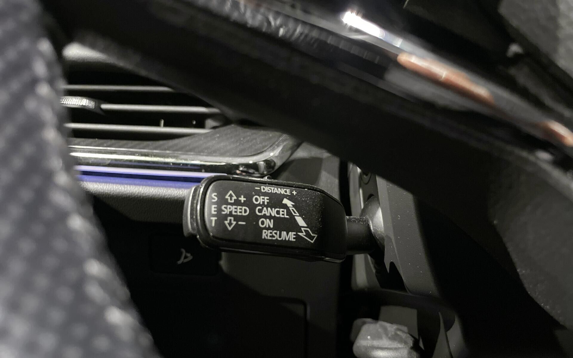 Blå Skoda Enyaq fra 2021