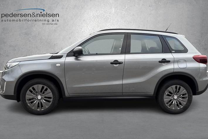 Grå Suzuki Vitara fra 2023