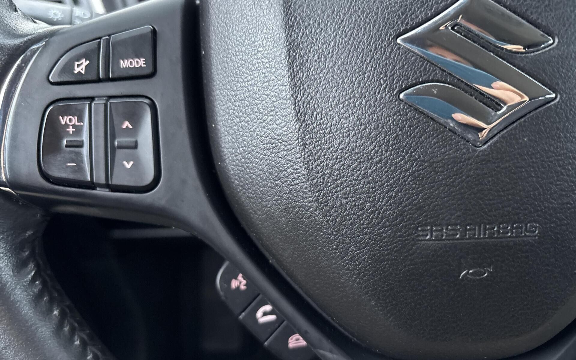 Blå Suzuki Baleno fra 2017