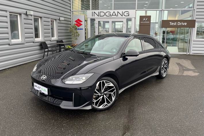 Blå Hyundai Ioniq 6 fra 2024 set udefra