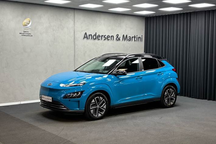 Blå Hyundai Kona fra 2021 set udefra