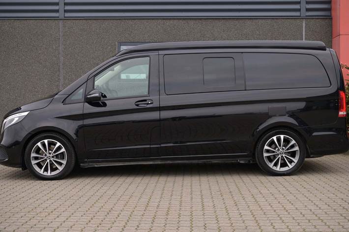 Sort Mercedes V250 d fra 2020