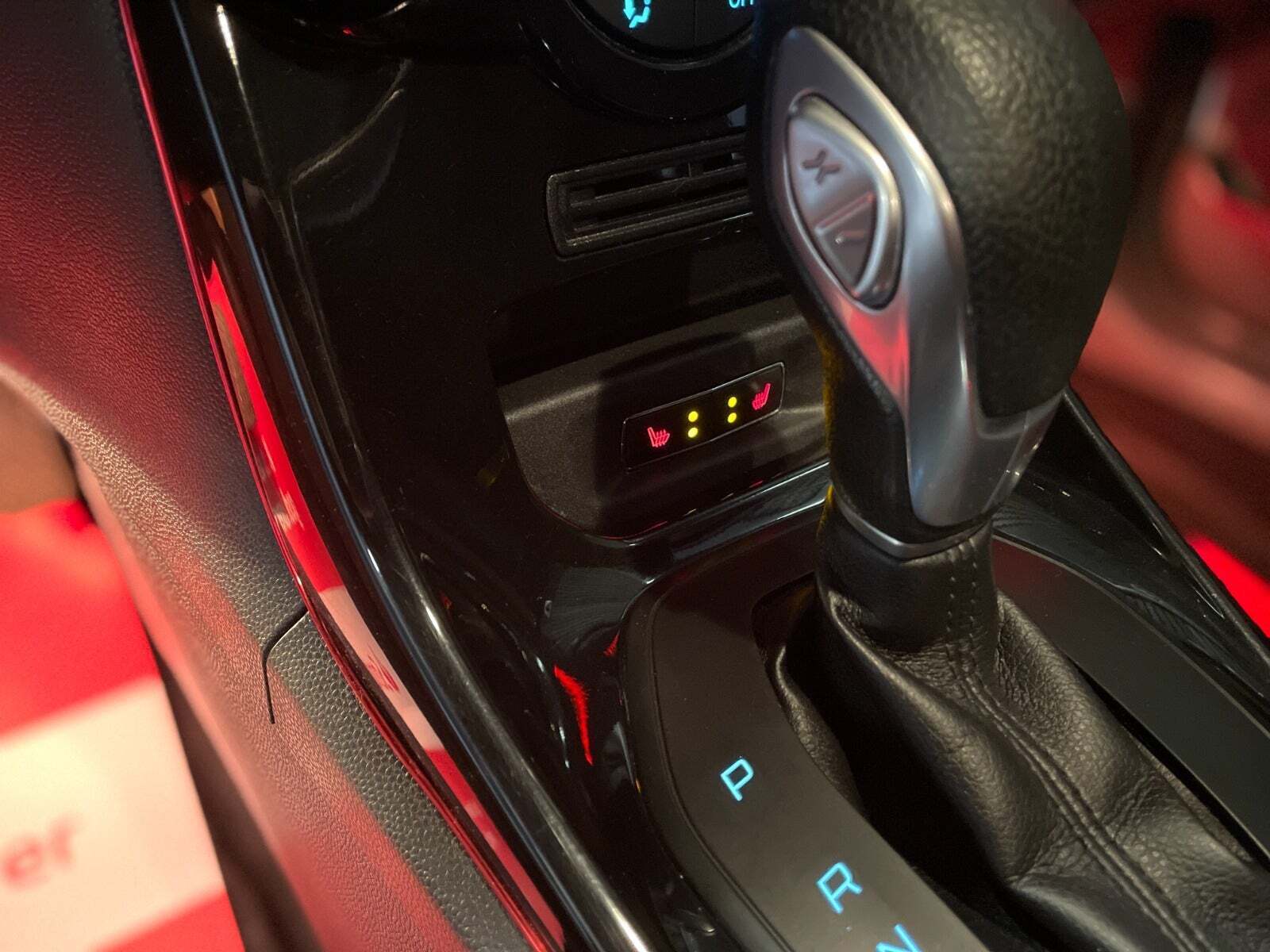 Hvid Ford Fiesta fra 2014