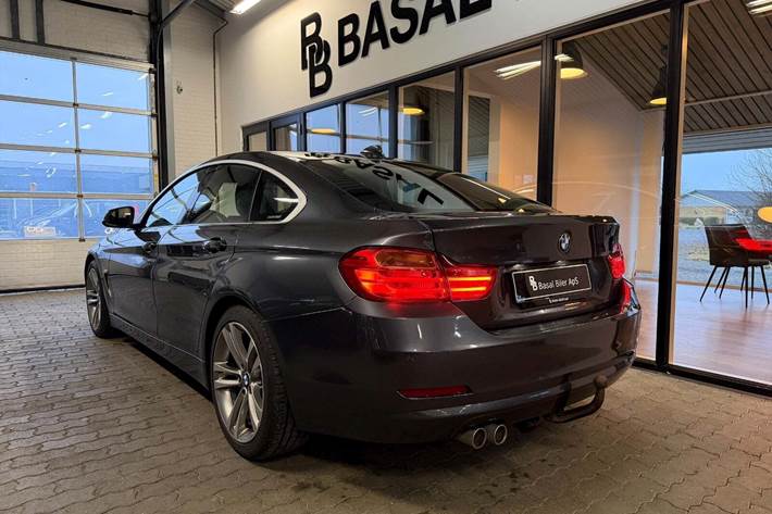 Grå BMW 420d fra 2017
