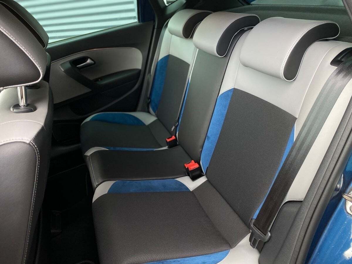 Blå VW Polo fra 2017