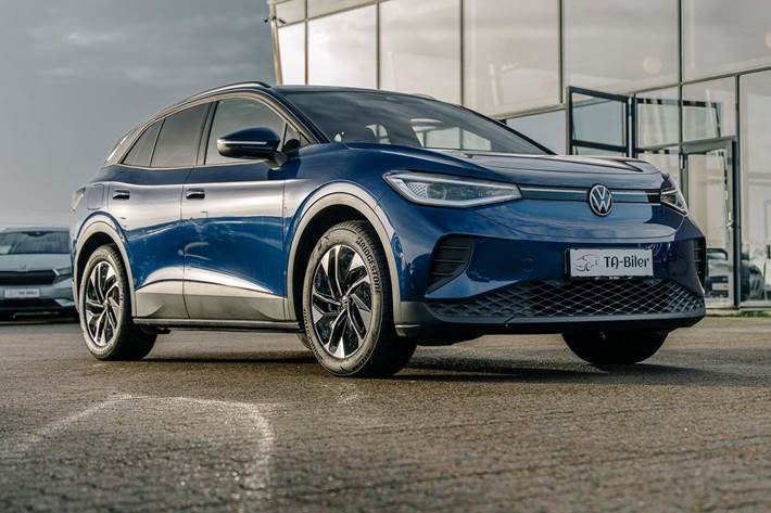 Blå VW ID.4 fra 2025 set udefra