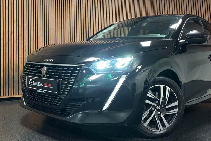Sort Peugeot 208 fra 2020