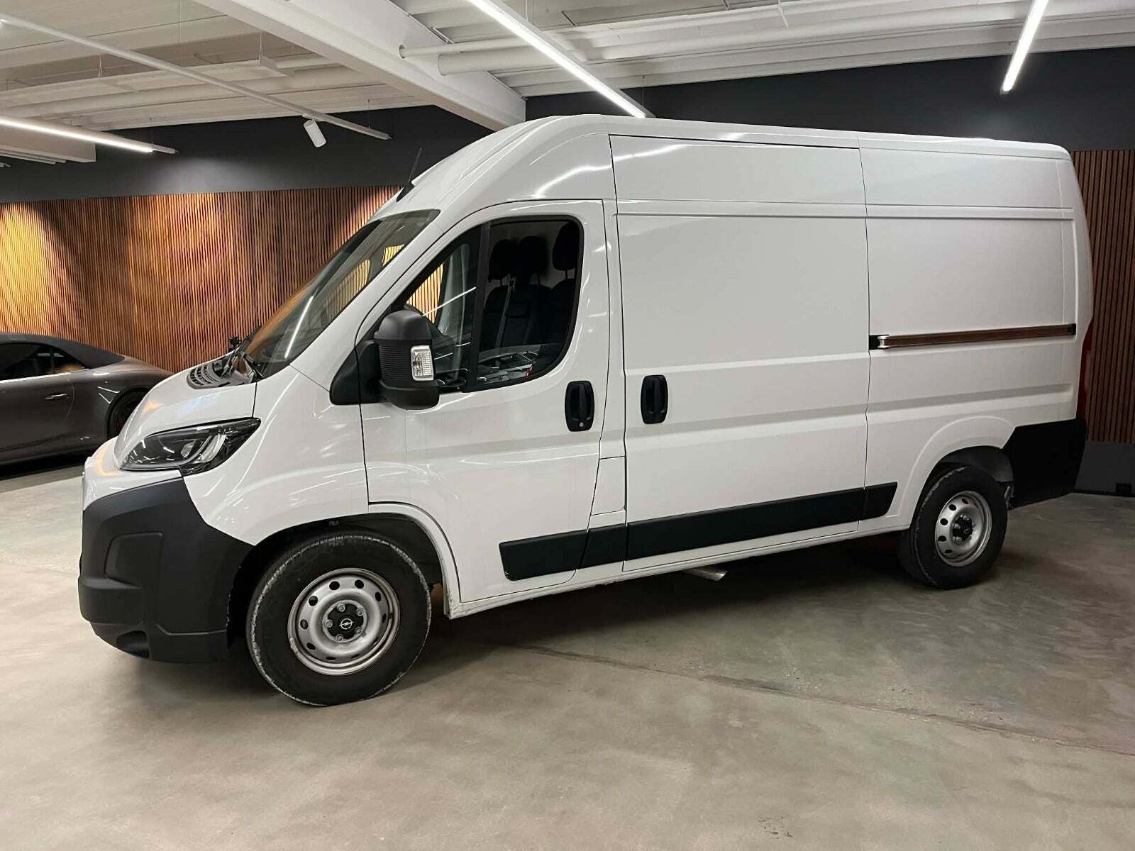 Opel Movano 35 2,2 BlueHDi 140 L2H2 Enjoy+ EAT8 Van