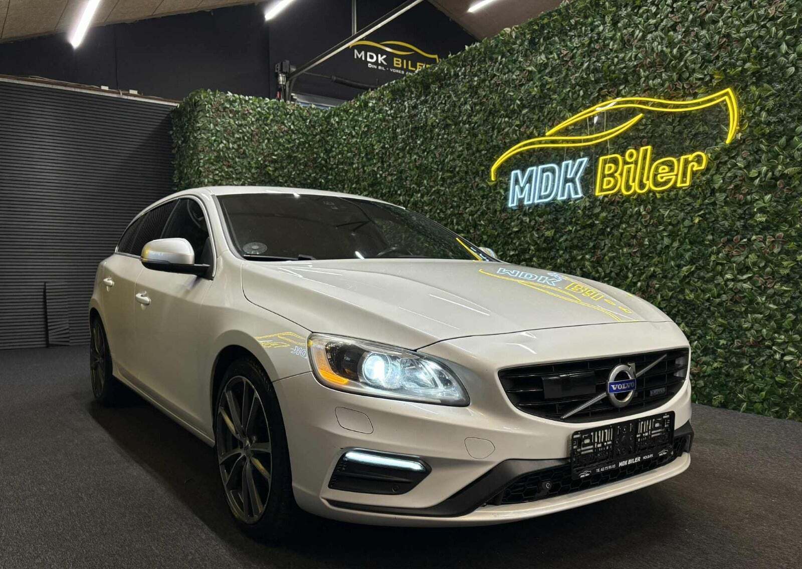 Volvo V60 2,4 D5 215 R-Design aut.