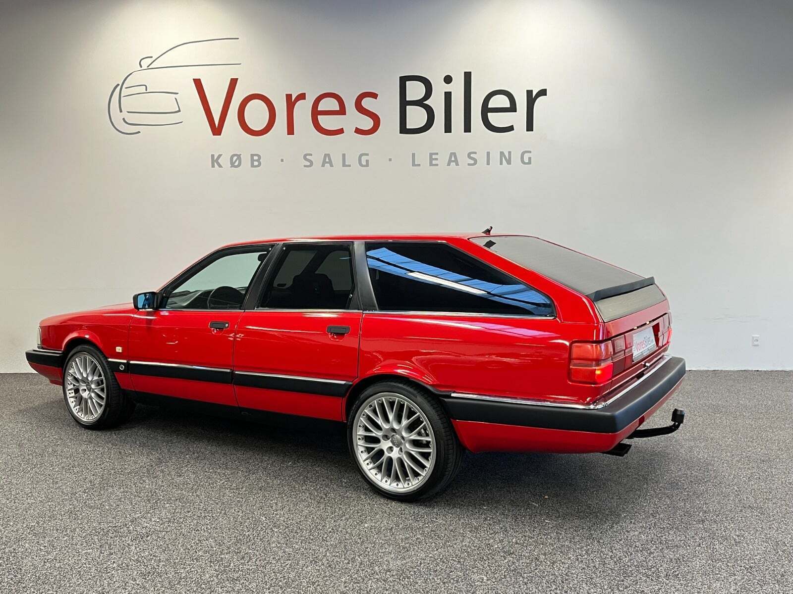 Rød Audi 200 fra 1989