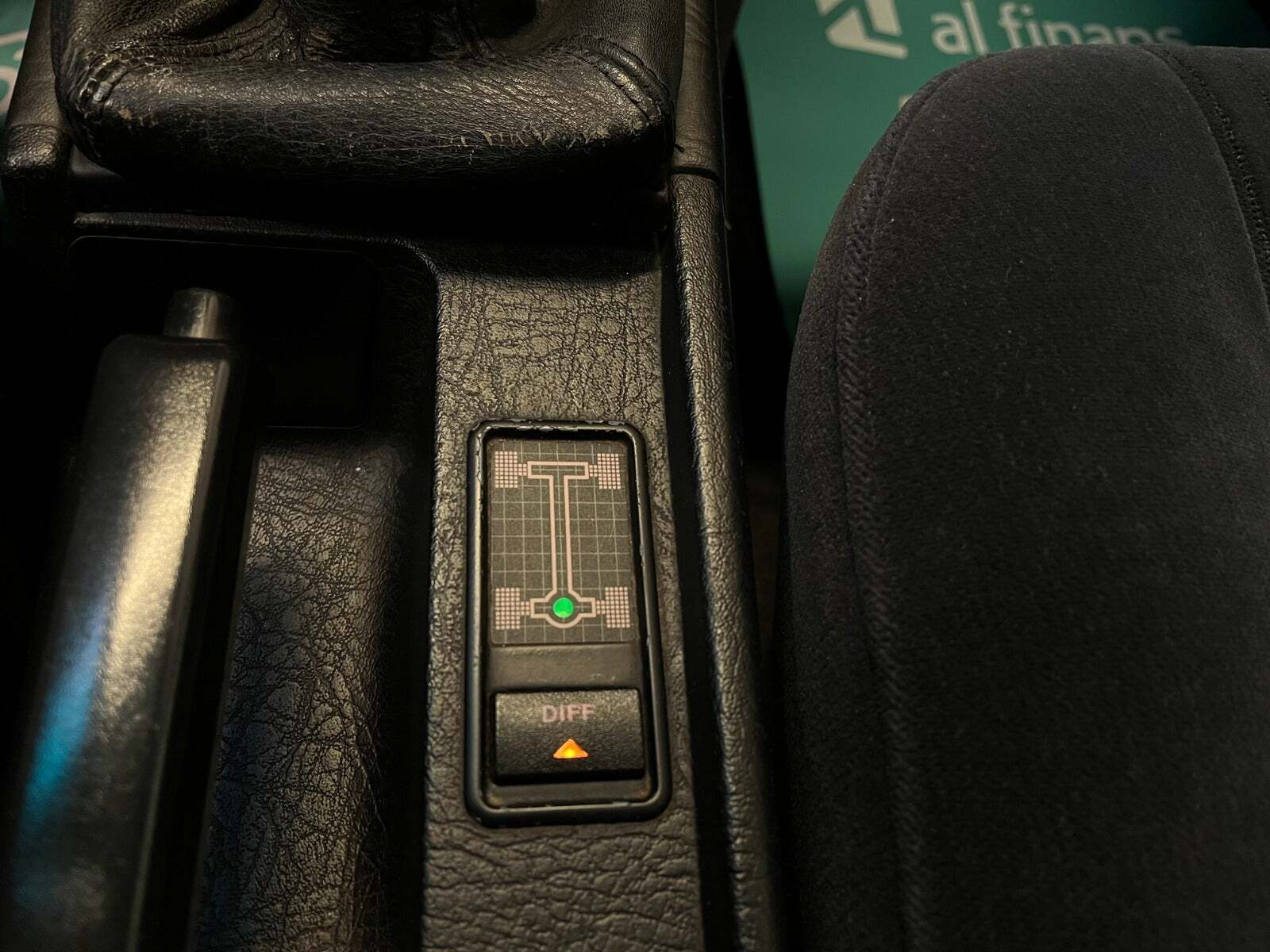 Rød Audi 200 fra 1989 set indefra
