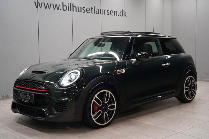 Grøn Mini Cooper S fra 2018 set udefra