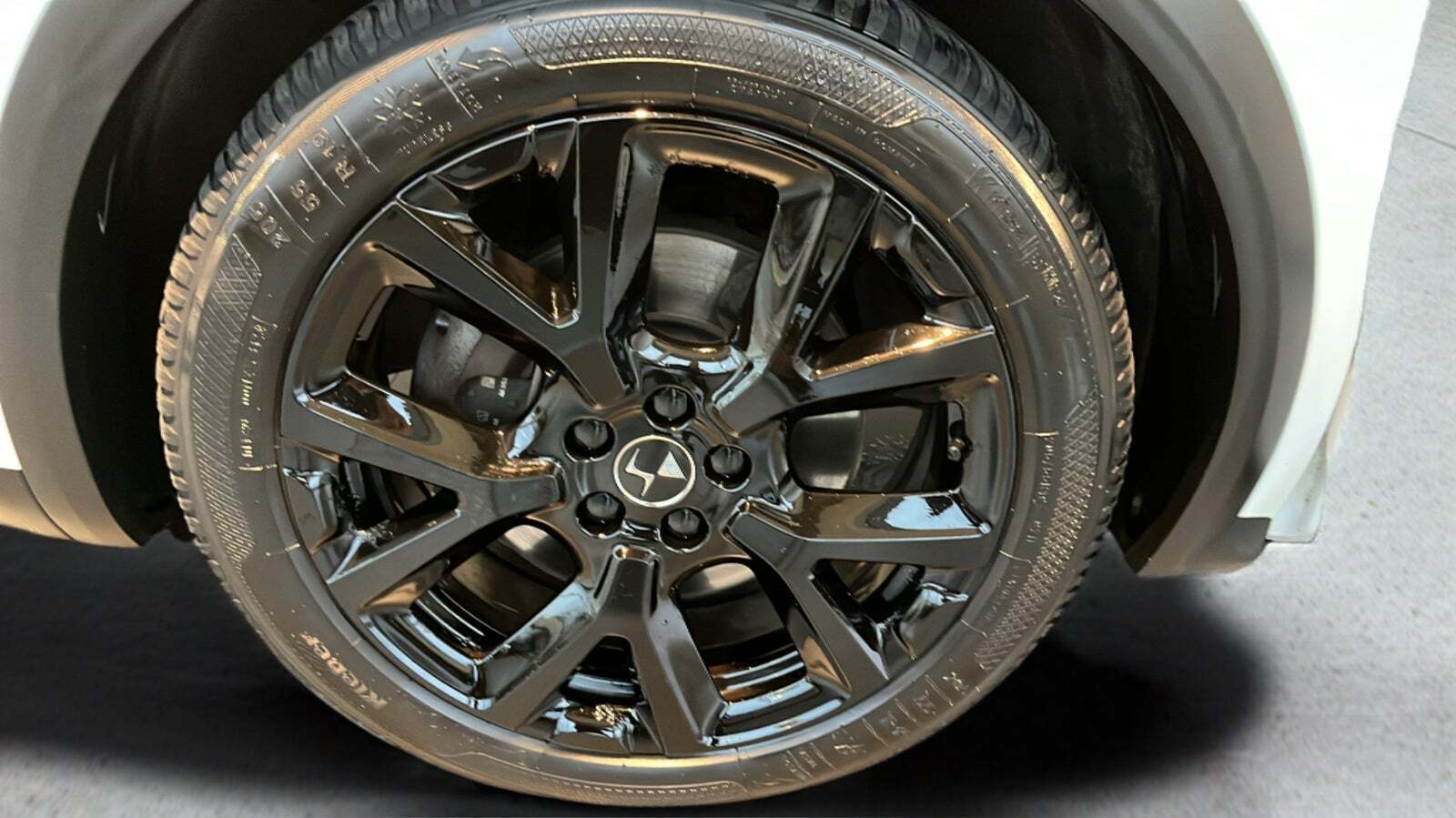 Hvid DS DS 7 CrossBack fra 2020