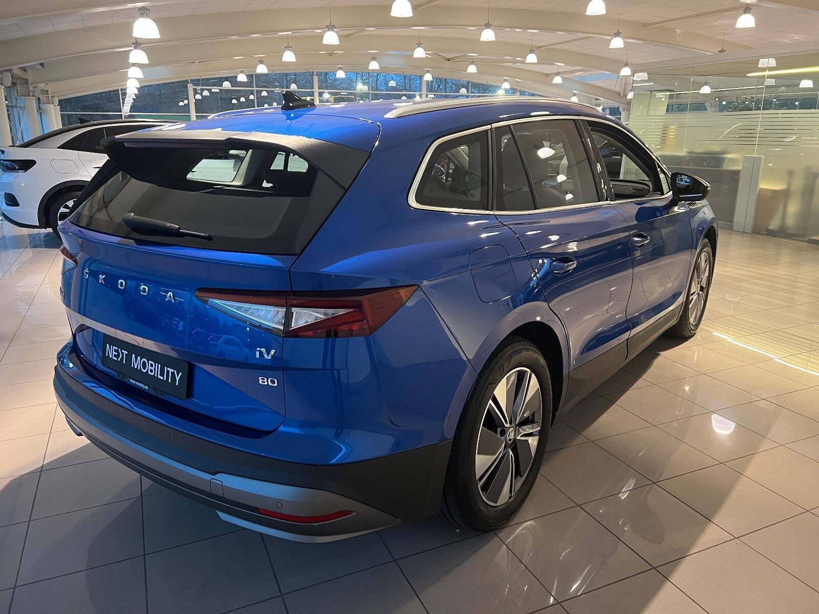Blå Skoda Enyaq fra 2022