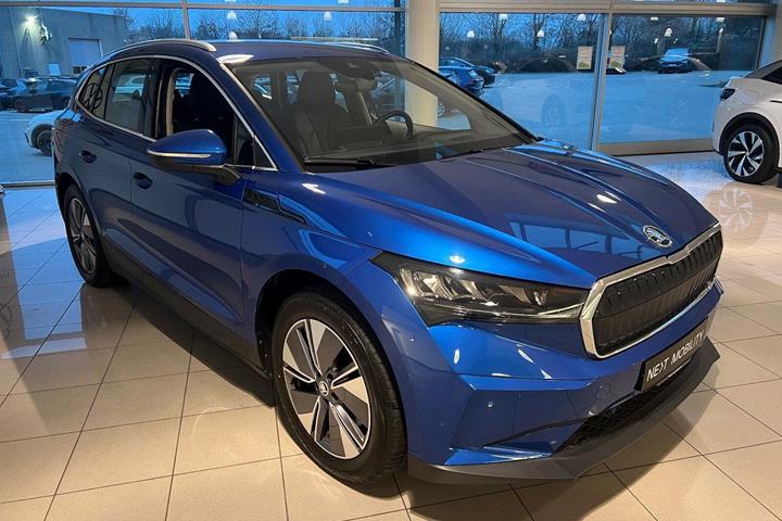 Blå Skoda Enyaq fra 2022