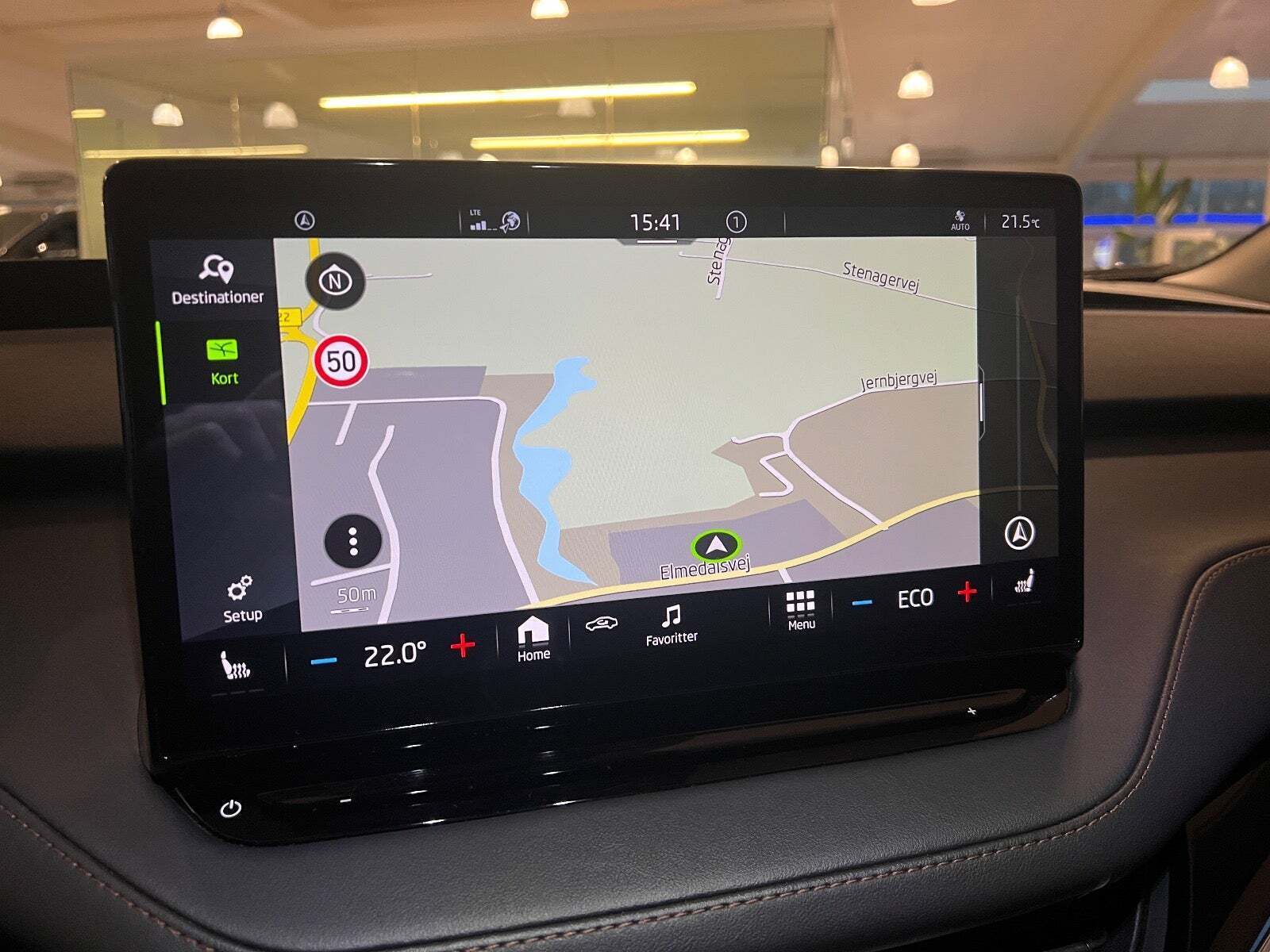 Blå Skoda Enyaq fra 2022