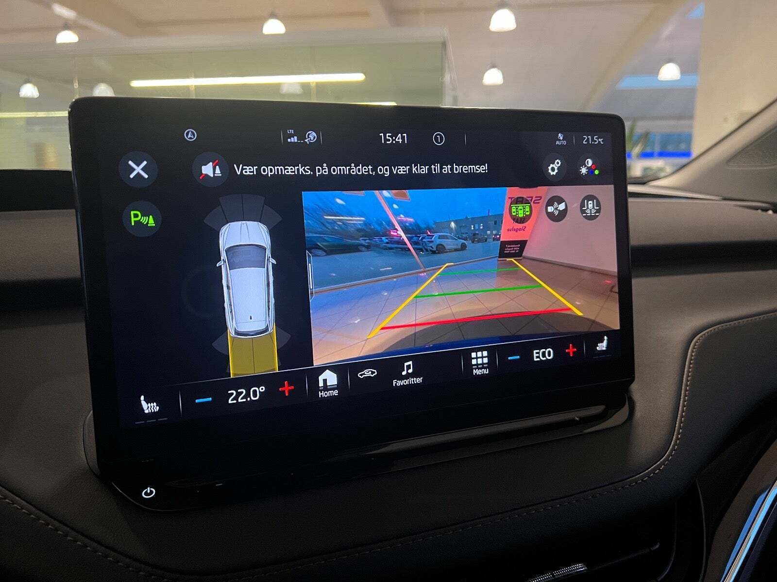 Blå Skoda Enyaq fra 2022