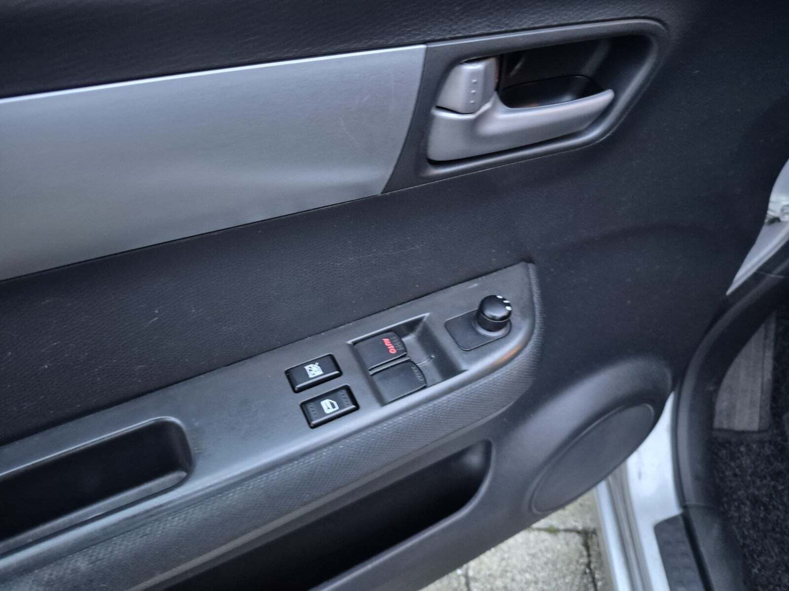 Sølv Suzuki Swift fra 2006