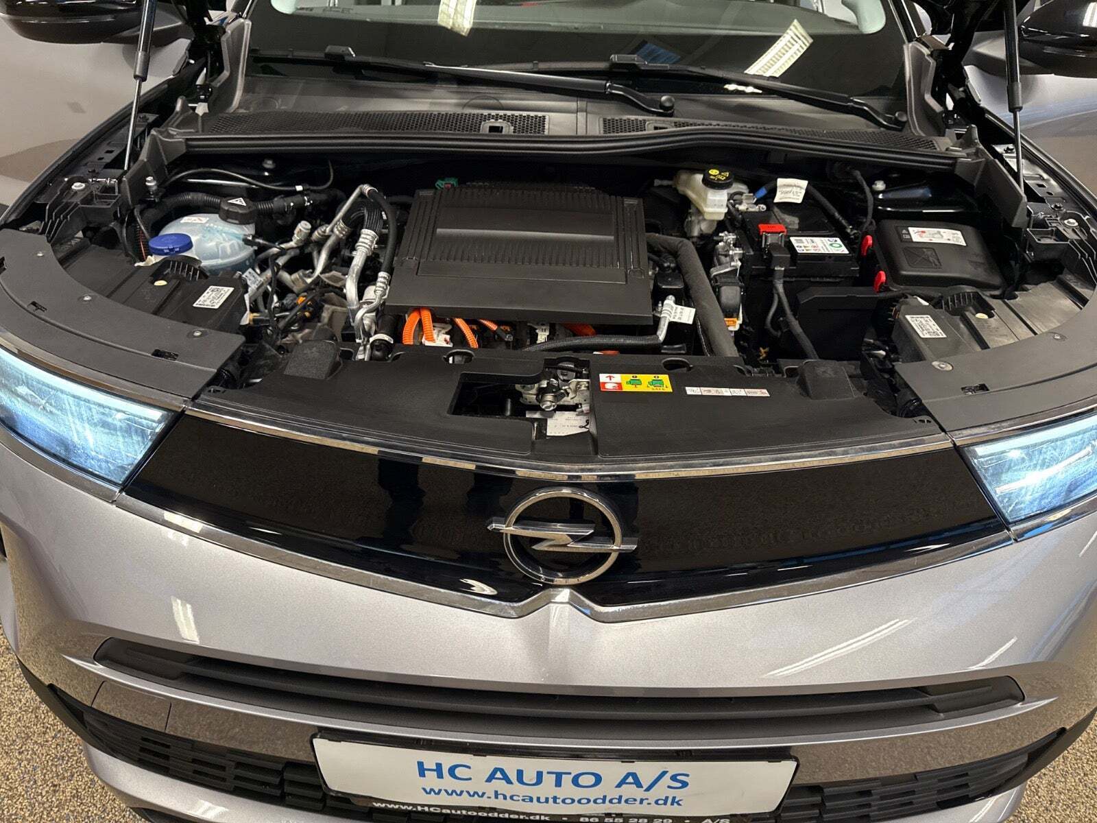 Sølv Opel Mokka-e fra 2024