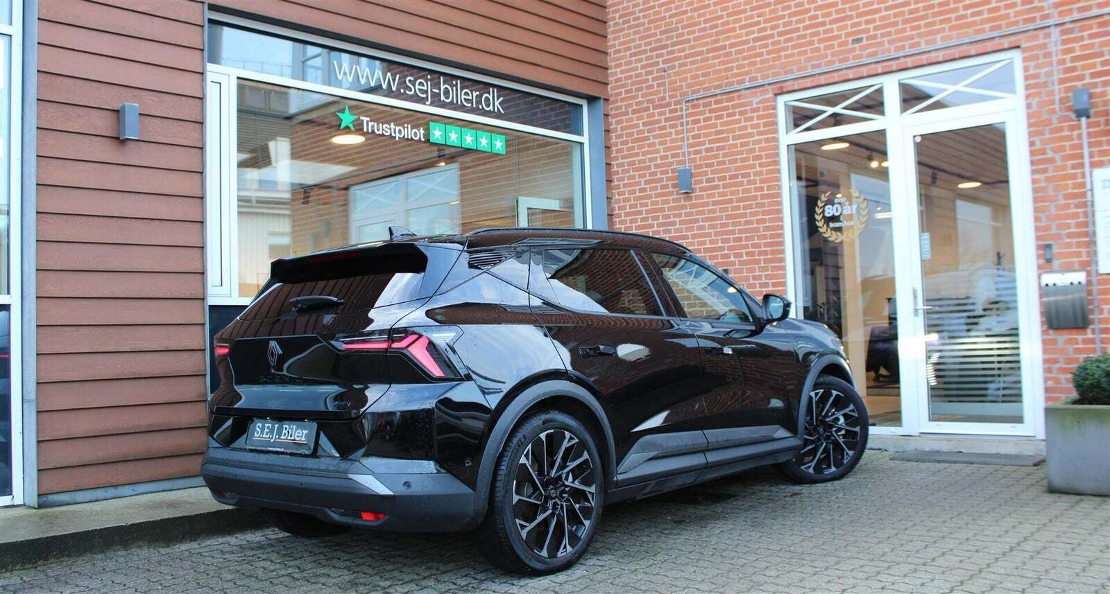 Sort Renault Scenic E-Tech fra 2024