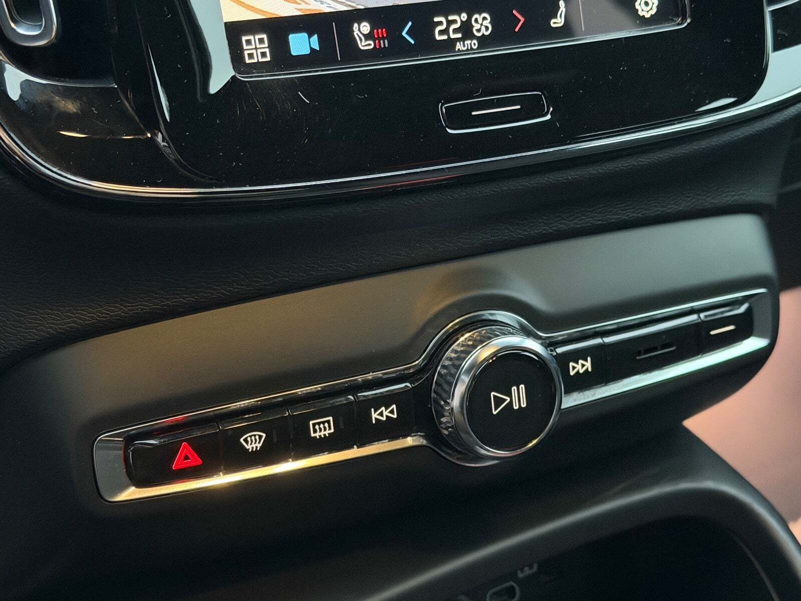 Sort Volvo XC40 fra 2023