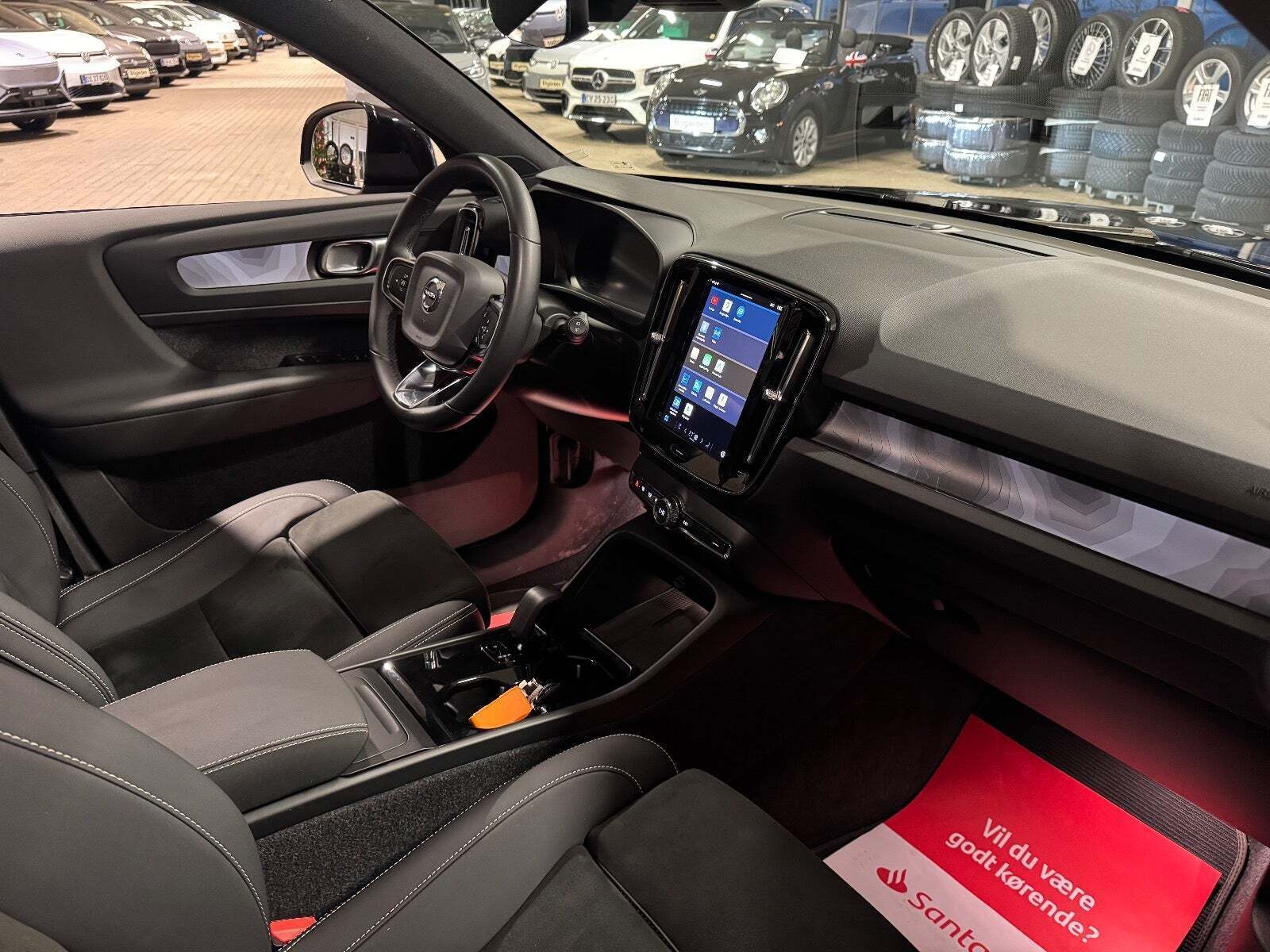 Sort Volvo XC40 fra 2023